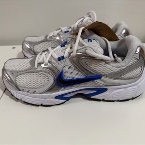 Nike v5 rnr White and Blue Athletic Shoes